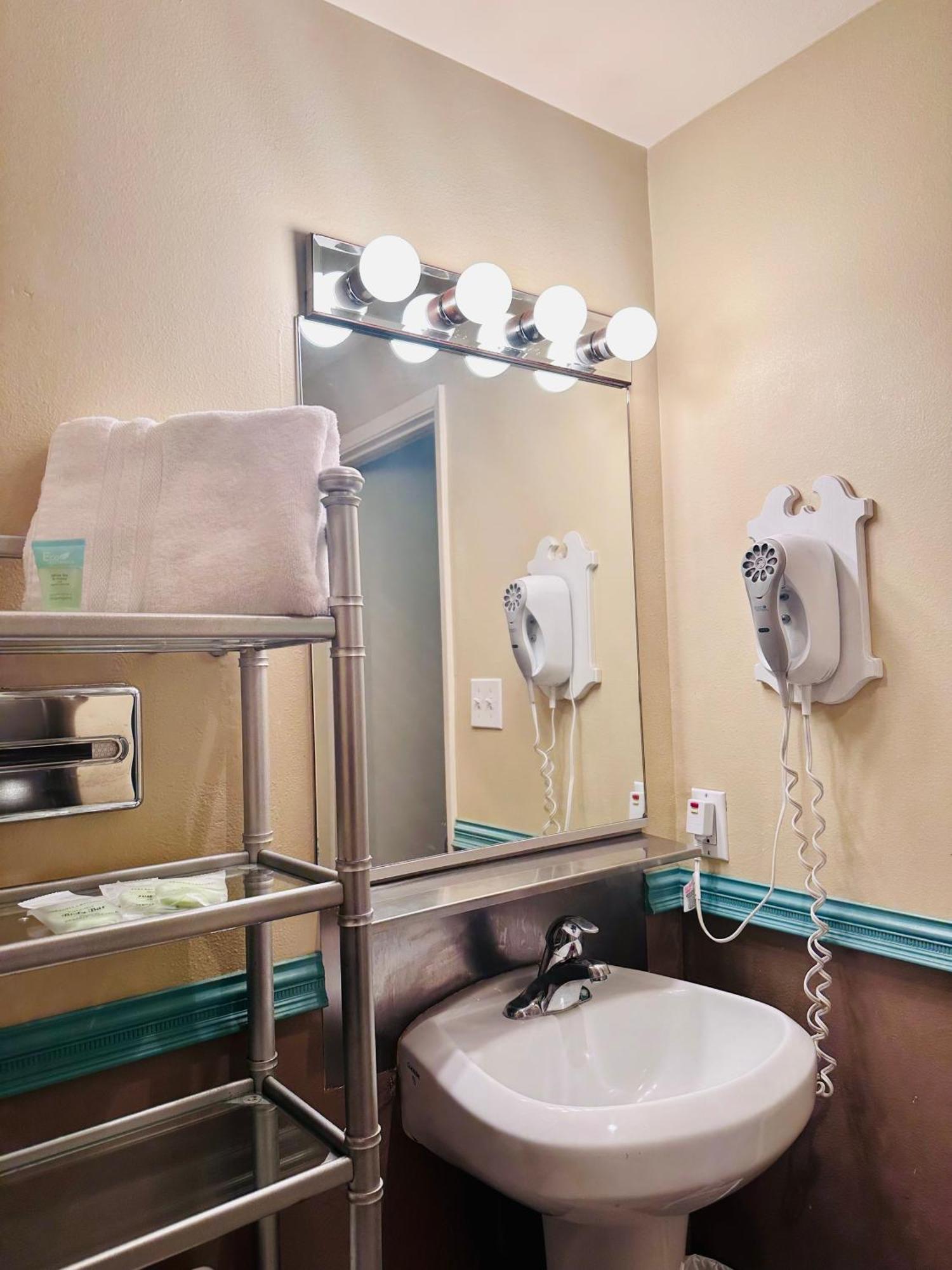 Foghorn Harbor Inn Marina del Rey Zewnętrze zdjęcie
